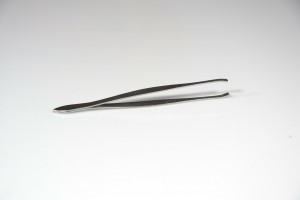 tweezers-273113_1280