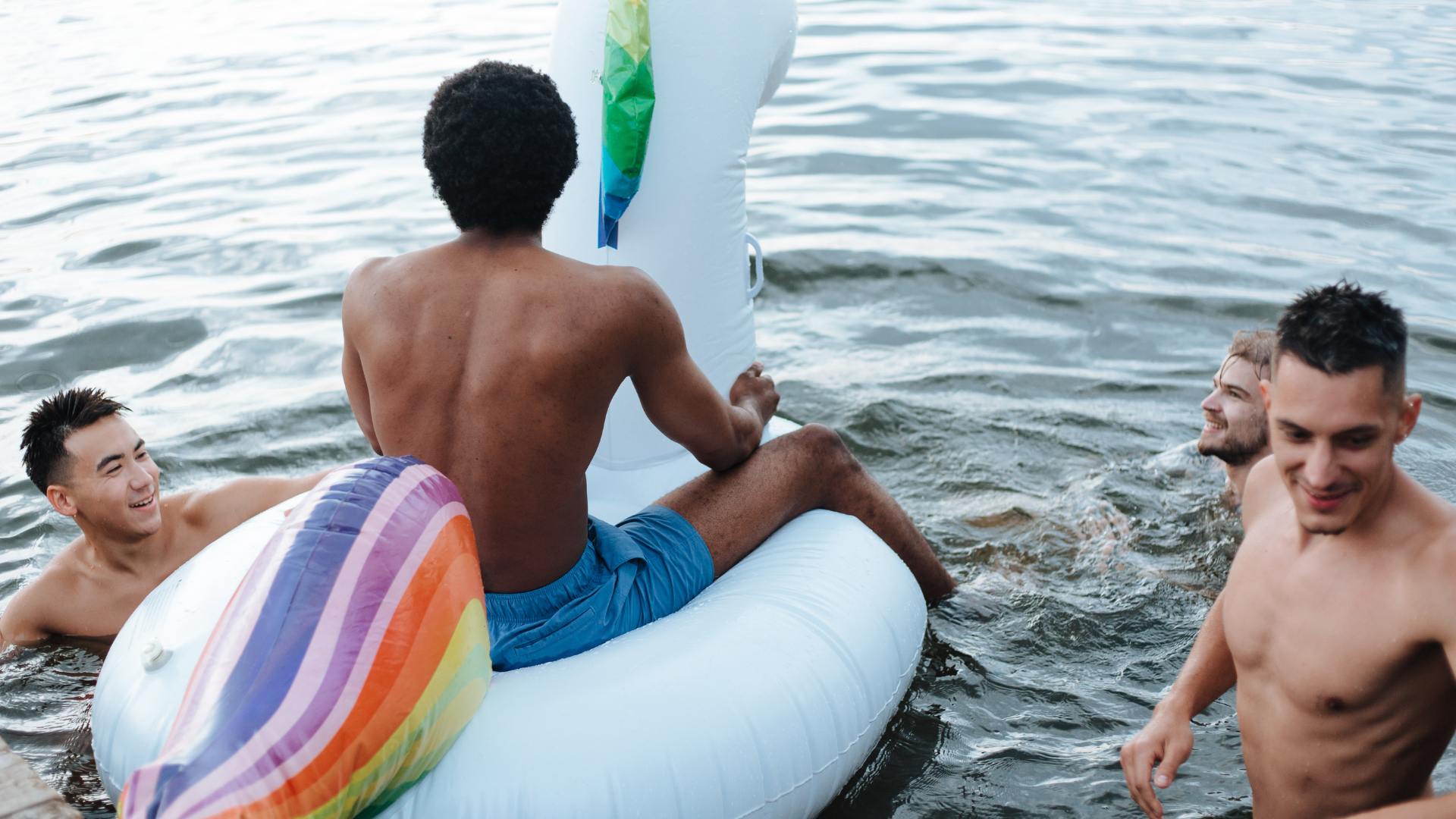 Les tendances des maillots de bain pour homme – Été 2025