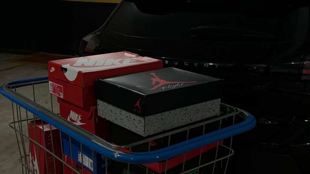boîte chaussures nike
